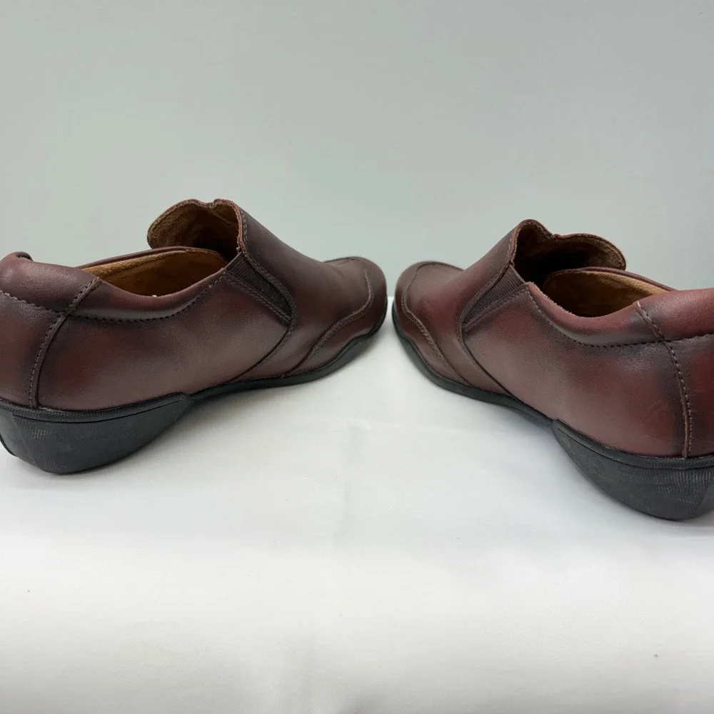 Taos Encore Womens 9.5 Brown Leather Slip On Loafers Shoes Side Button ENC-12750